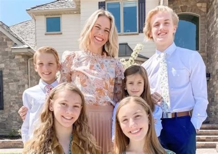 Unveiling The Truth Behind The 8 Passengers Abuse Photos