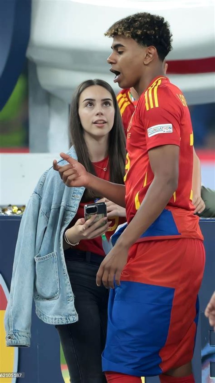 Exploring The Life Of Alex Padilla: Age, Yamal, And His Girlfriend