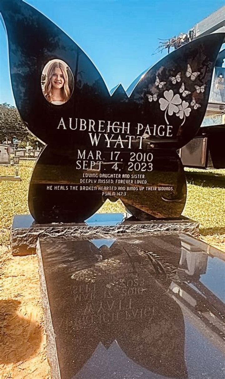 A Heartfelt Tribute: The Aubreigh Wyatt Memorial Page