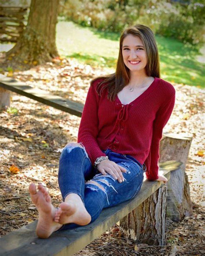 Barefoot Senior Portrait: Celebrating Milestones With Natural Elegance