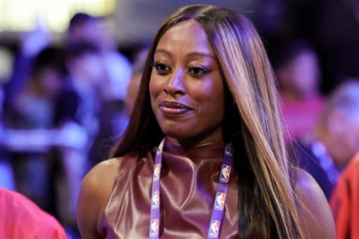 Inside The World Of Basketball Announcers At ESPN