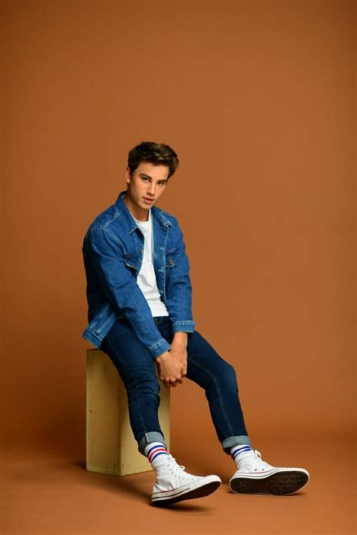 Discover Carson Rowland's Height: Unveiling The Truth