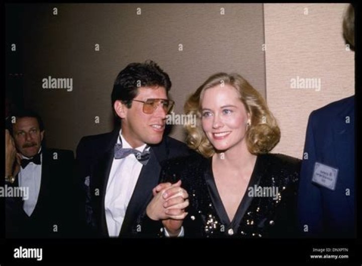 Unveiling The Love Life Of Cybill Shepherd: Who Is Her Husband?