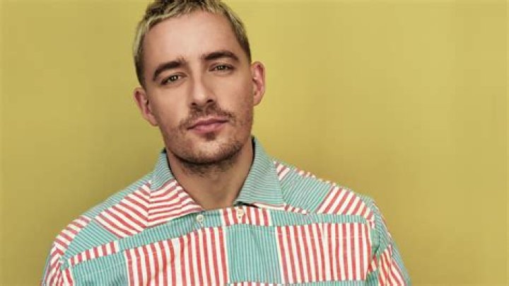 Dermot Kennedy Height: The Complete Scoop