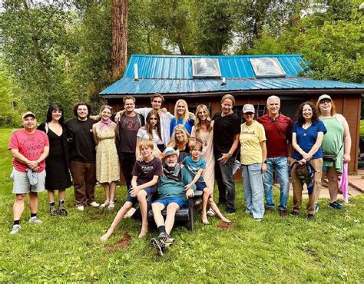 Unveiling The Mystery: Does Neil Newbon Have Kids?