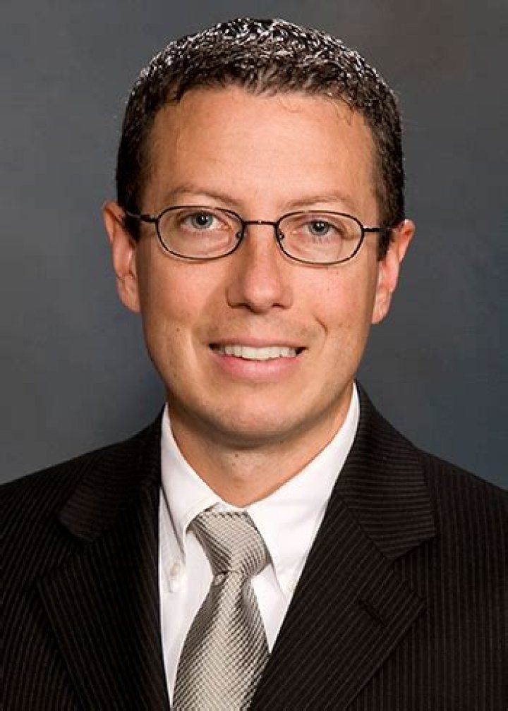 Dr. Oswalt Morris: Renowned Neurosurgeon And Expert In Brain Surgery