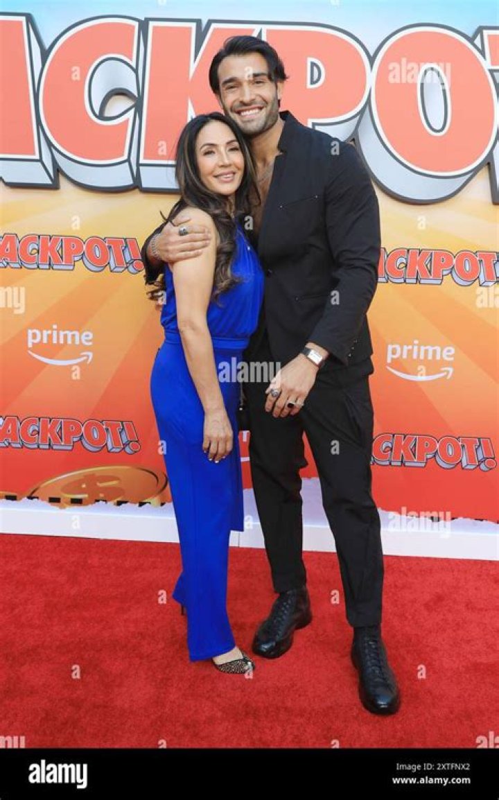 Discover The Intriguing World Of Fatima Asghari: An Award-Winning Poet