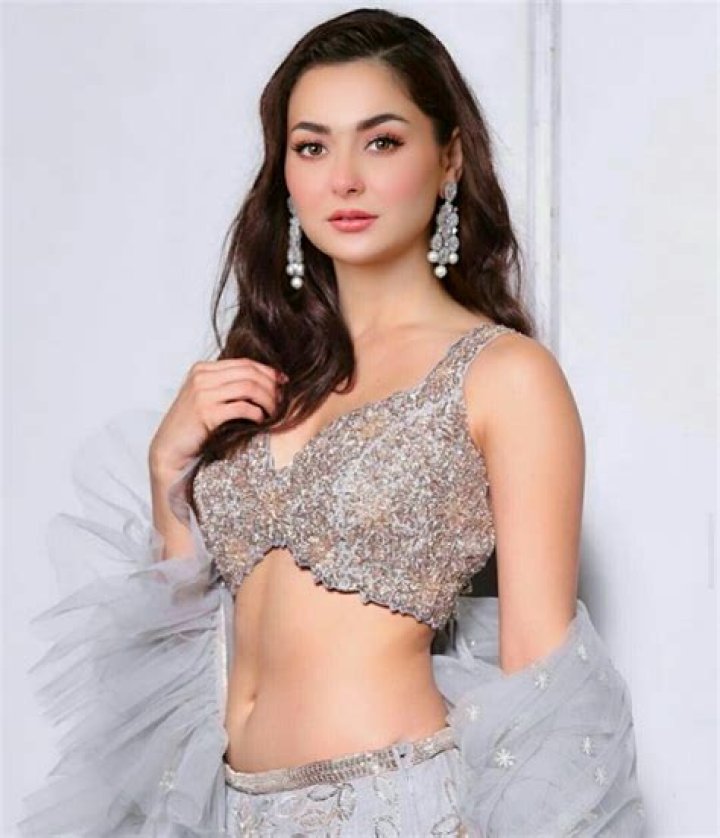 Unveiling The Allure Of Hania Amir's Figure