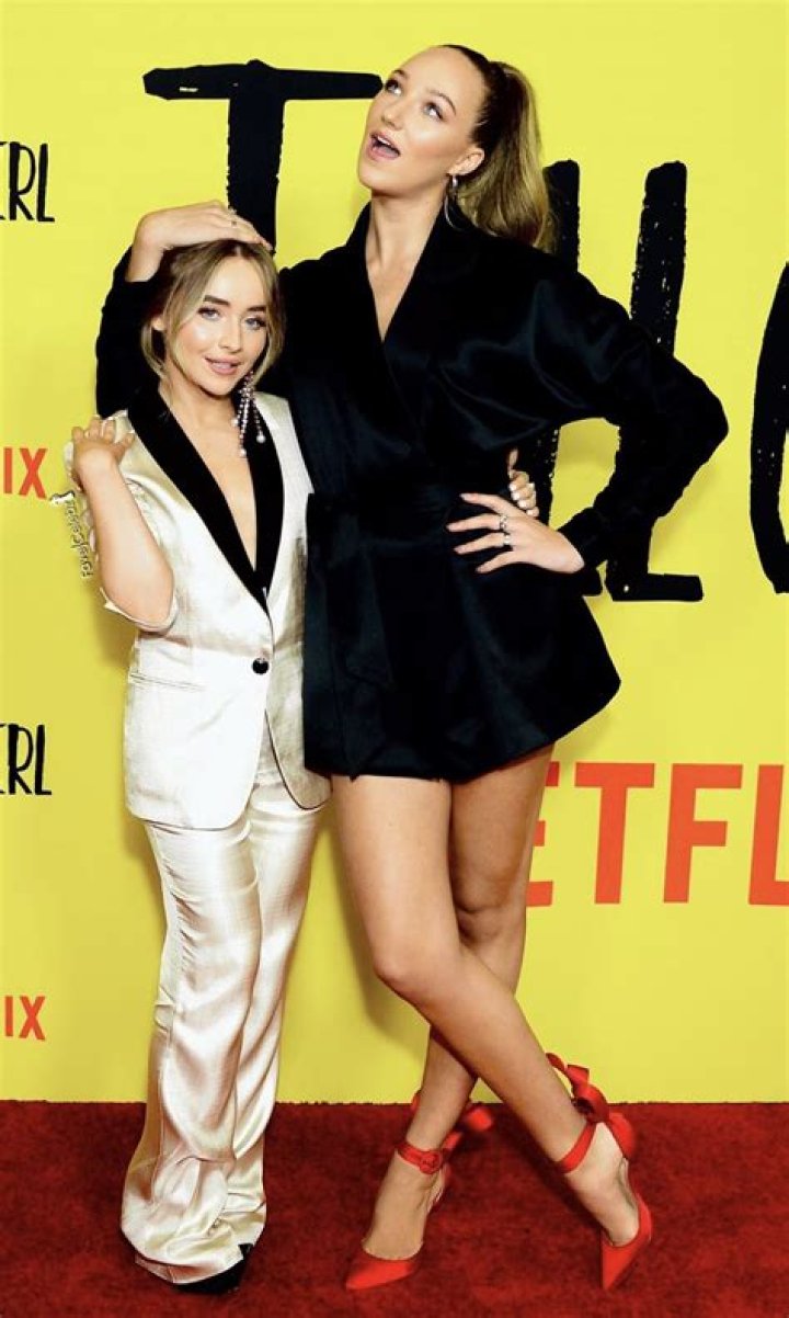 The Fascinating Height Of Sabrina Carpenter: Uncovering The Truth