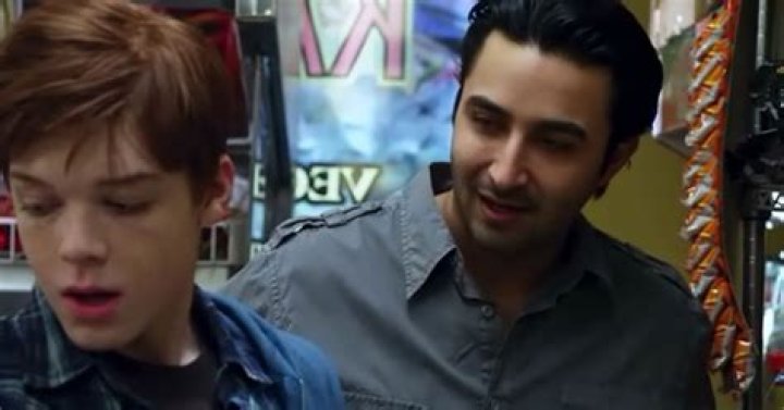 How Old Is Kash In Shameless Season 1: Full Analysis