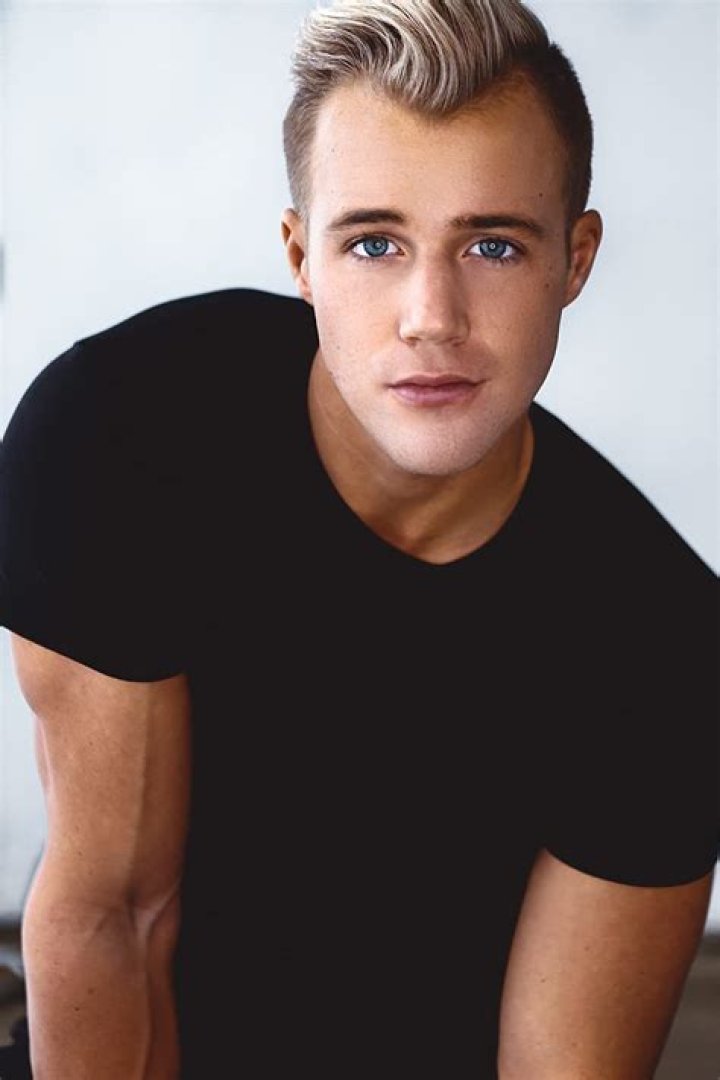 Unveiling The Charismatic Journey Of Hunter Clowdus