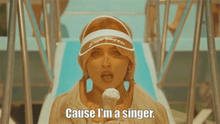 Chasing Dreams: The Life Of A Late-Night Singer