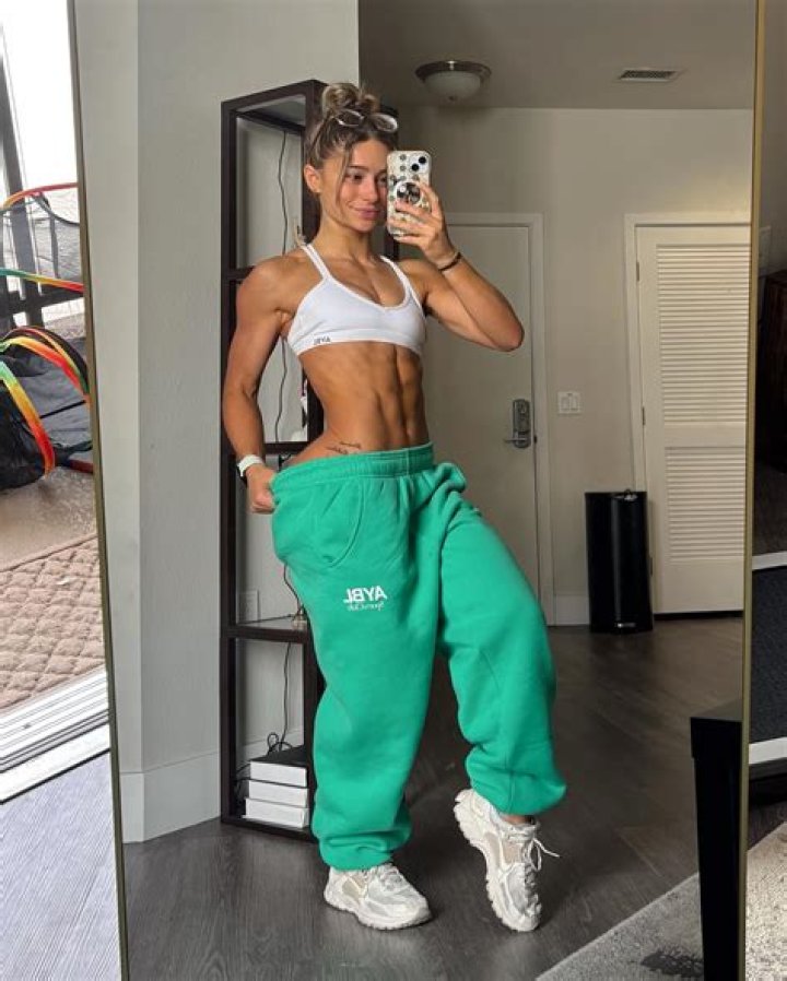 Discovering The Charismatic World Of Itsangel_chloe