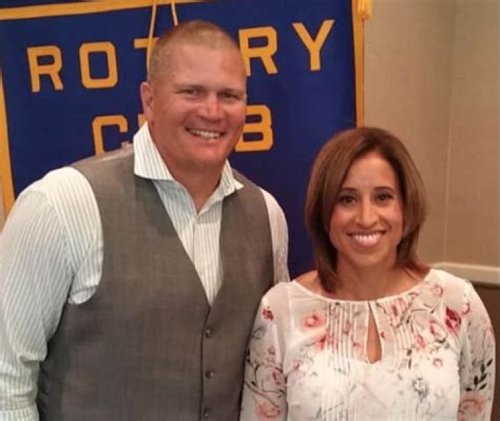 Jon Kitna Wife Ethnicity