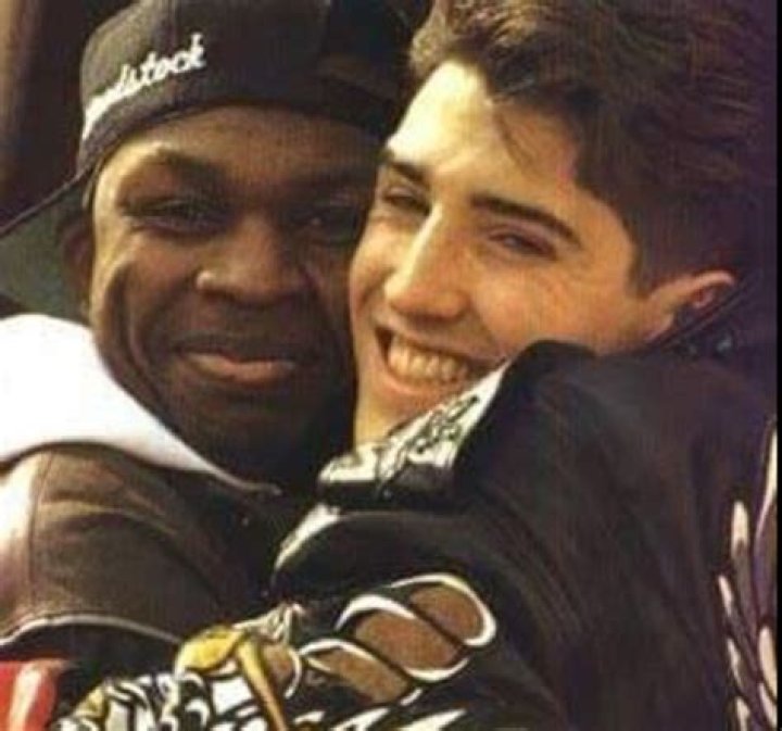 Exploring The Life And Family Of Jonathan Knight: Brothers And Sisters