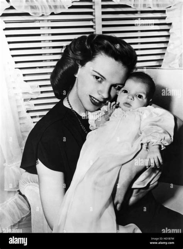 Unveiling The Legacy: Judy Garland's Daughter Liza