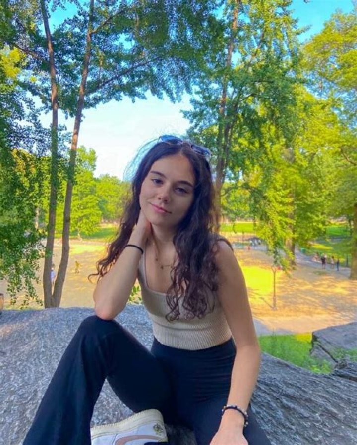 Julia Antonelli: Height Unveiled