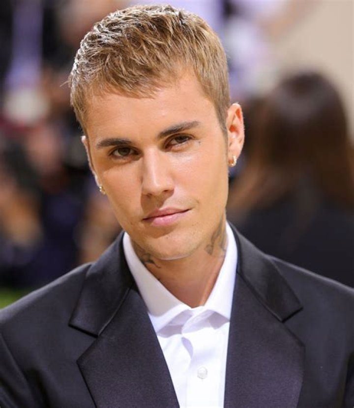 Justin Biber: The Rise Of A Pop Icon