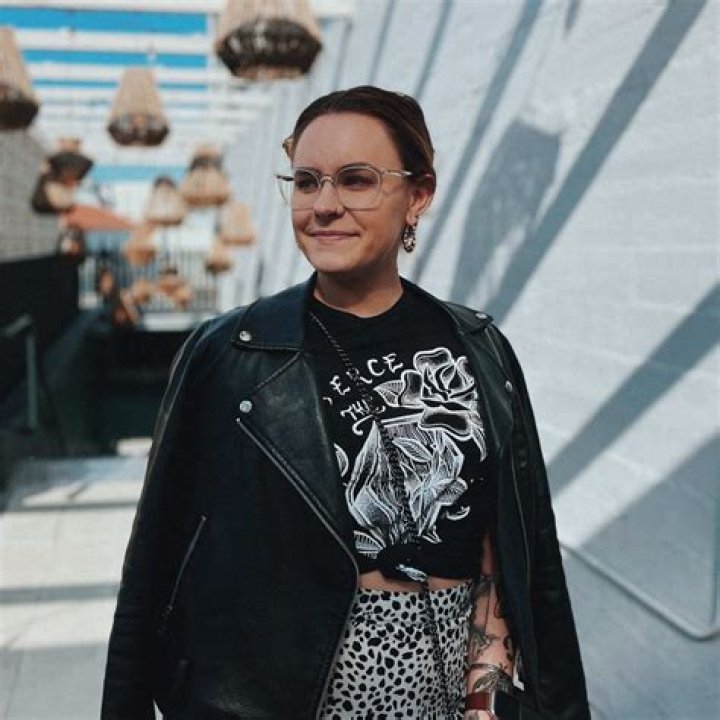 Lucy Liu's Son: Uncovering The Identity Of His Father