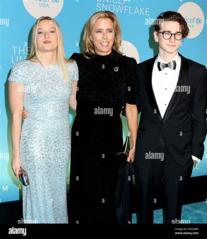 Discovering Madelaine West Duchovny: A Rising Star