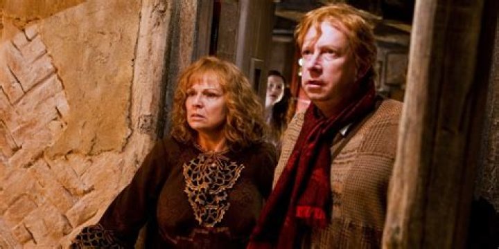 Unveiling The Magic Of Molly Weasley: Who Played The Beloved Matriarch?