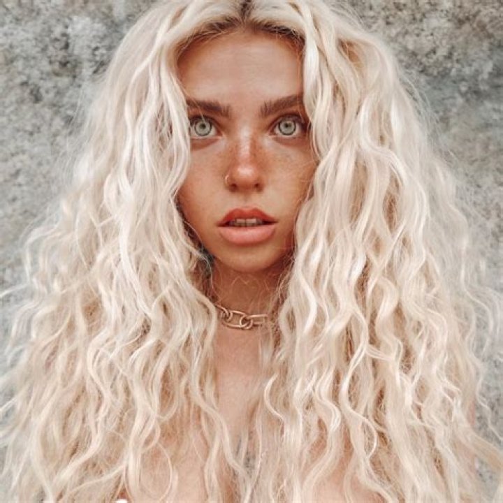 Discovering Shannon Blake: The OnlyFans Sensation