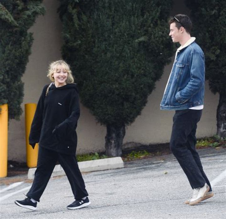 Exploring The Fascinating Connection Between Shawn Mendes And Sabrina Carpenter