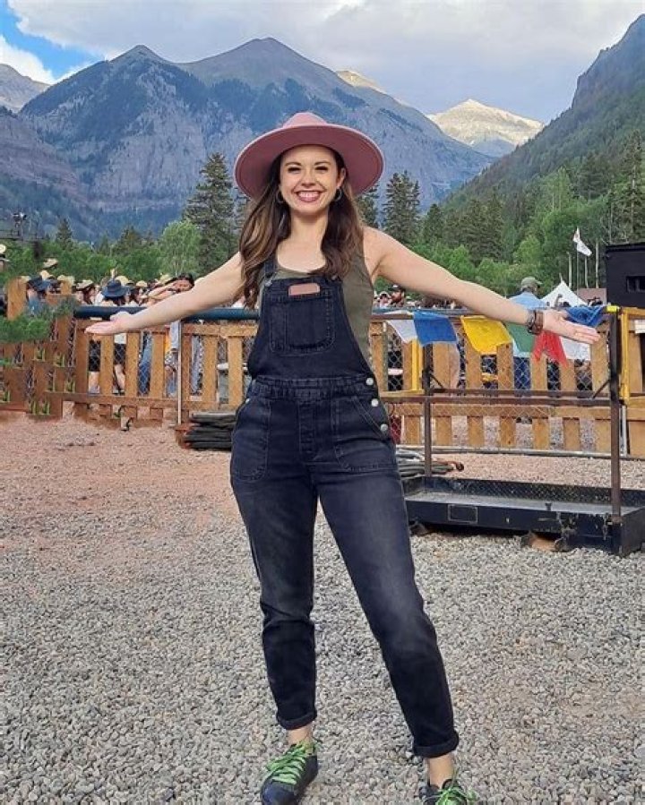 Uncovering Sierra Hull's Height: A Comprehensive Guide