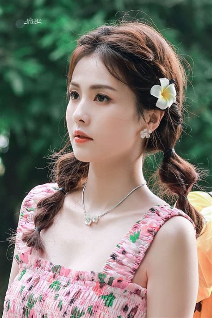 Celebrating The Charm Of Sweet Actresses