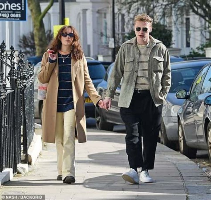 Unveiling The Mystery: Who Is Olivia Cooke's Partner?