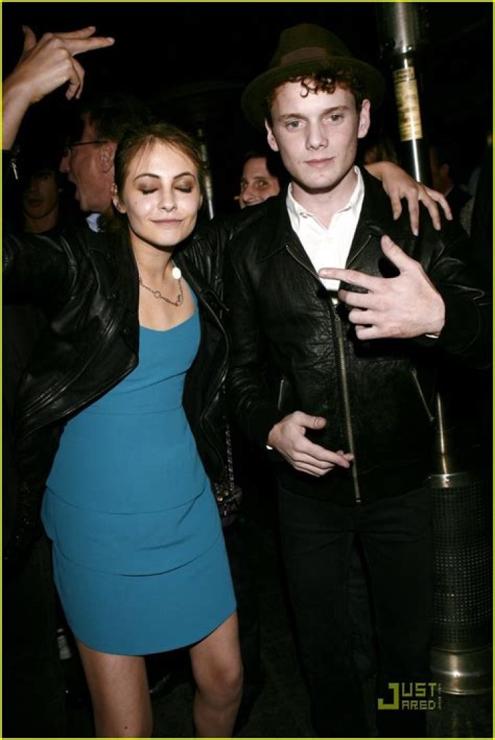 Willa Holland's Love Life: Who Is Her Boyfriend?